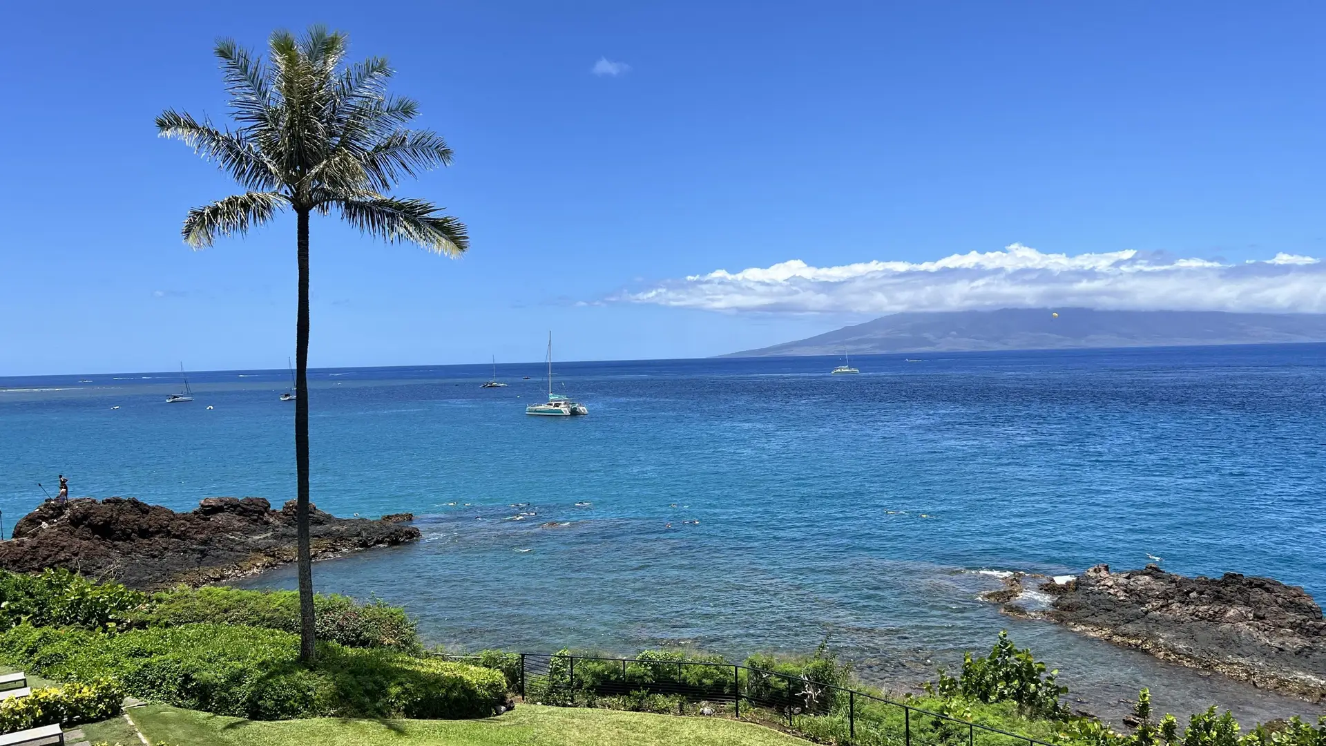 I Lived in Hawaii for 10 Years and This Is the No. 1 Island Everyone Should Visit—With Scenic Waterfalls and 80+ Beaches